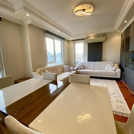 Denize 100 Mt 2+1 Merkezde * Алания