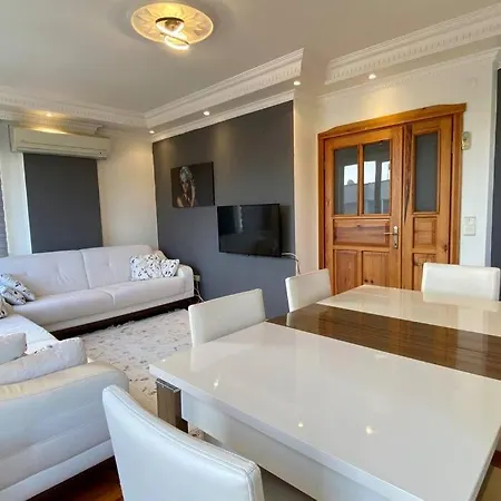 Denize 100 Mt 2+1 Merkezde アパート *